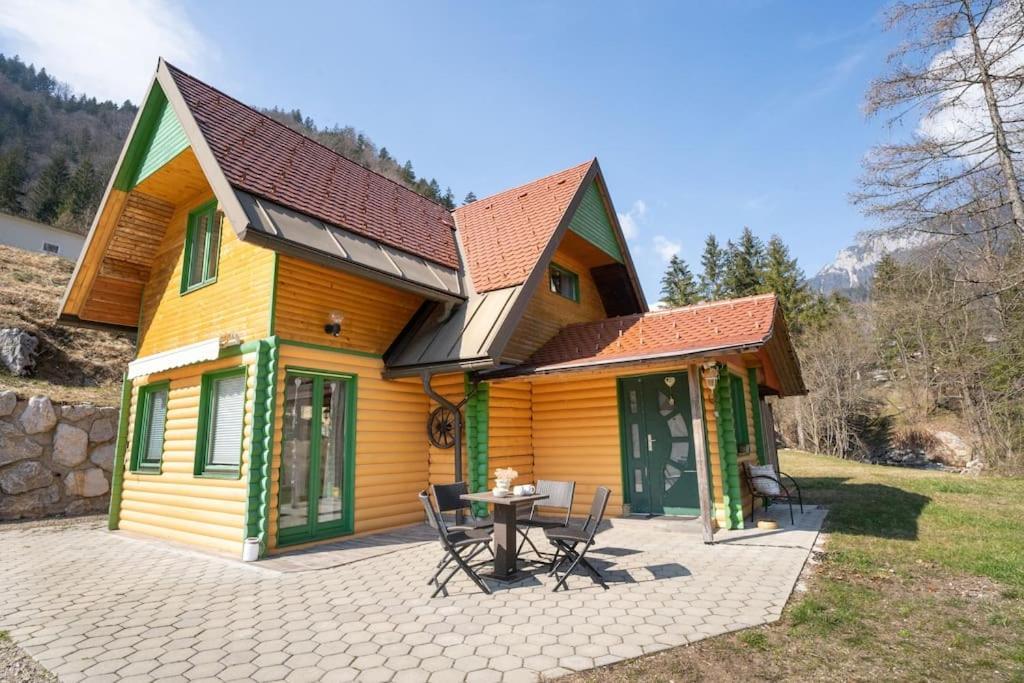 Butterfly Cottage By The Creek Trzic Exterior photo